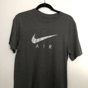 Nike small men logo shirt